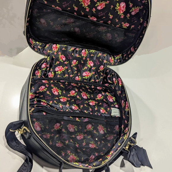 Rare Betsey Johnson vintage style carry on weekender bag - Picture 5 of 7